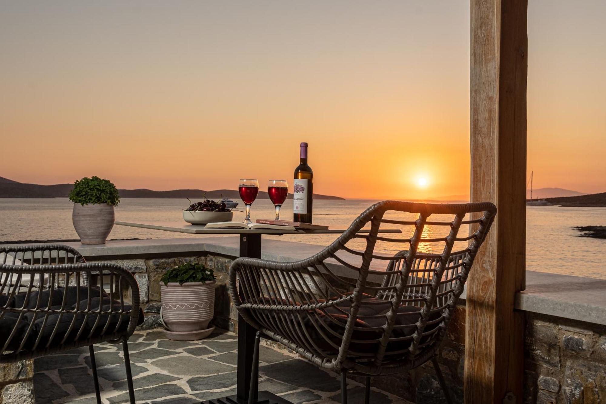 Porto Dema Luxury Suites Схинуса Экстерьер фото